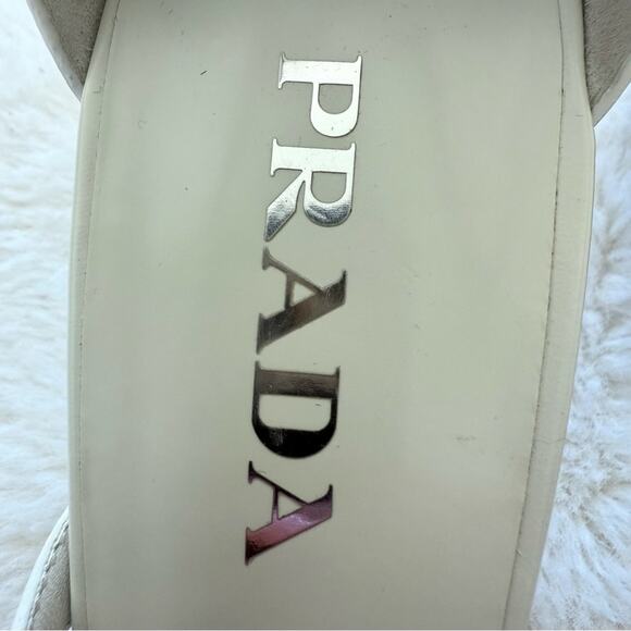 Prada Cut-Out Heeled Brushed Leather Pumps size 40EU or 9US Retail 1200$ - Picture 3 of 11